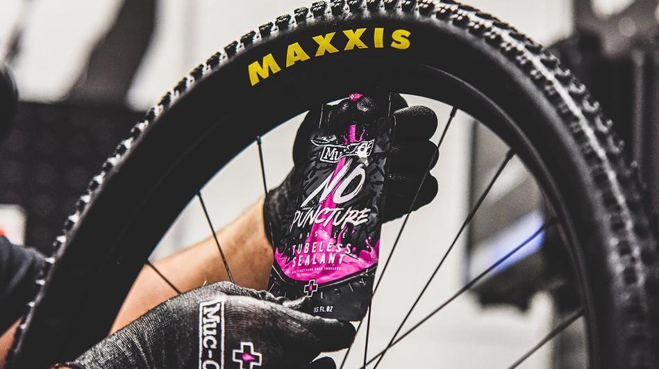 mtb reifen tubeless umrüsten How and when to add Tubeless Sealant | Muc-Off